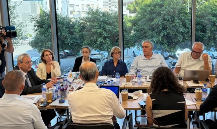 Ανησυχούν για μειώσεις συντάξεων οι συντεχνίες – Κόκκινη γραμμή εργοδοτών το κόστος εργασίας